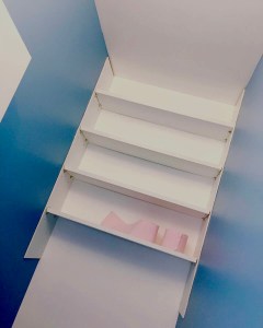 Ensemble d'étagères sur mesure en MDF. 190€