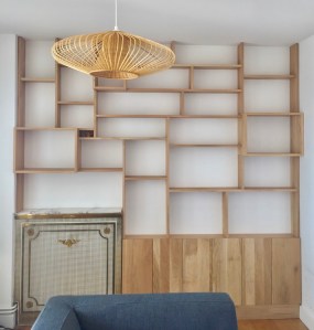 Bibliothèque sur mesure of le dahé en chêne massif ciré naturel. 3730€